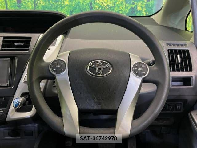 Toyota PRIUS ALPHA 2013-11 366757-8