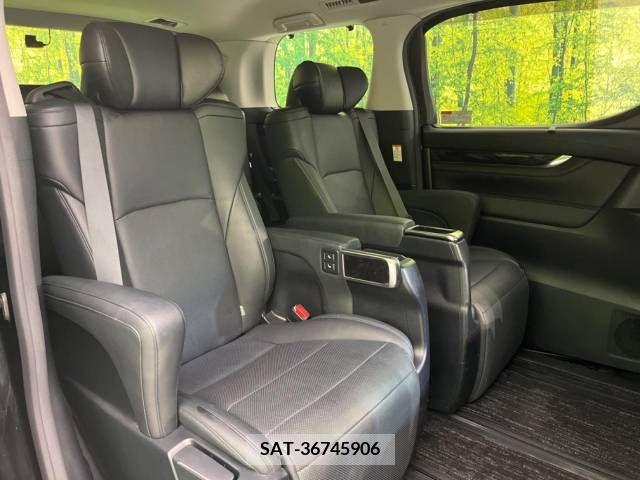 Toyota VELLFIRE 2019-04 216555-9