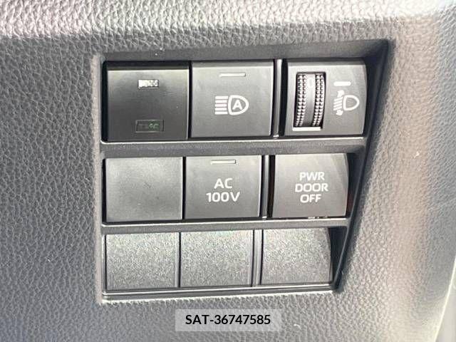 Toyota VOXY HYBRID 2023-10 322927-8