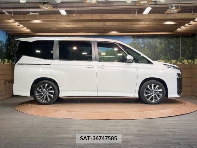 Toyota VOXY HYBRID 2023-10 322927-19