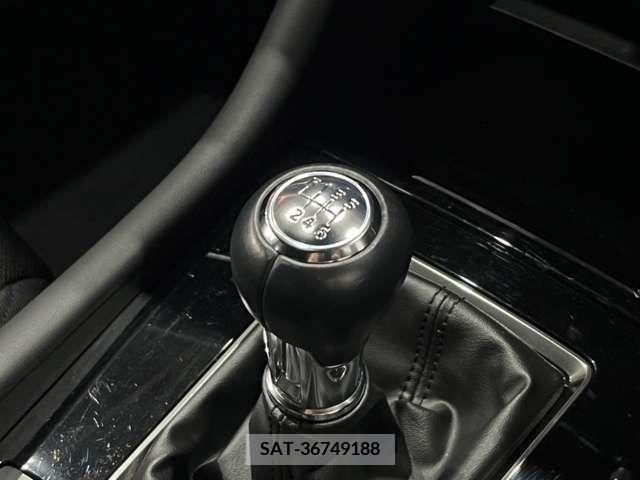 Mazda MAZDA3 2020-07 208902-16