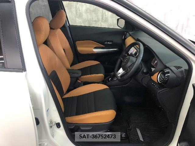 Nissan KICKS 2021-02 244158-9