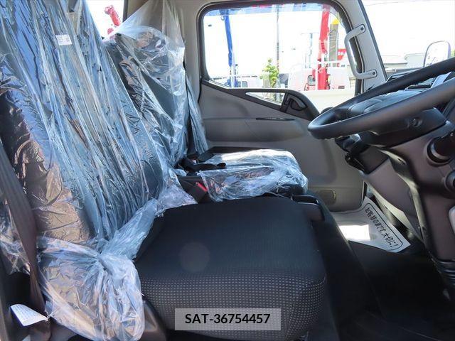Mitsubishi CANTER 2023-04 205635-6