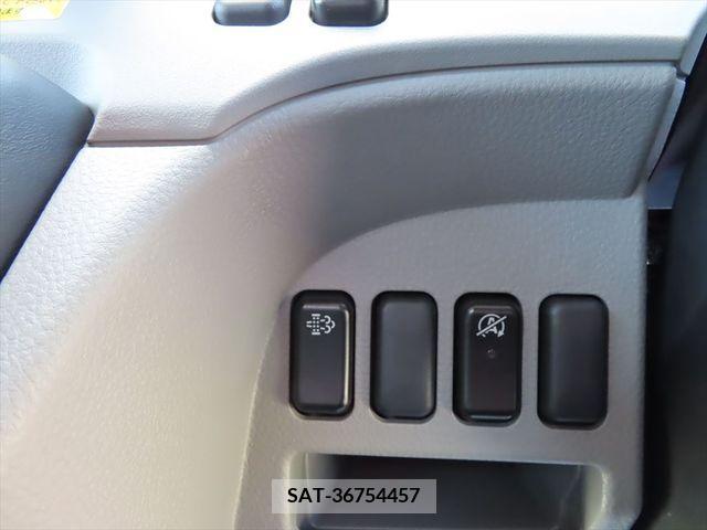Mitsubishi CANTER 2023-04 205635-10