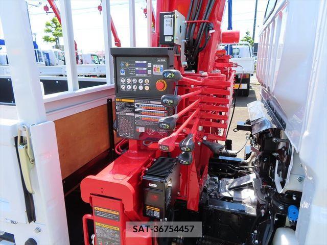Mitsubishi CANTER 2023-04 205635-17
