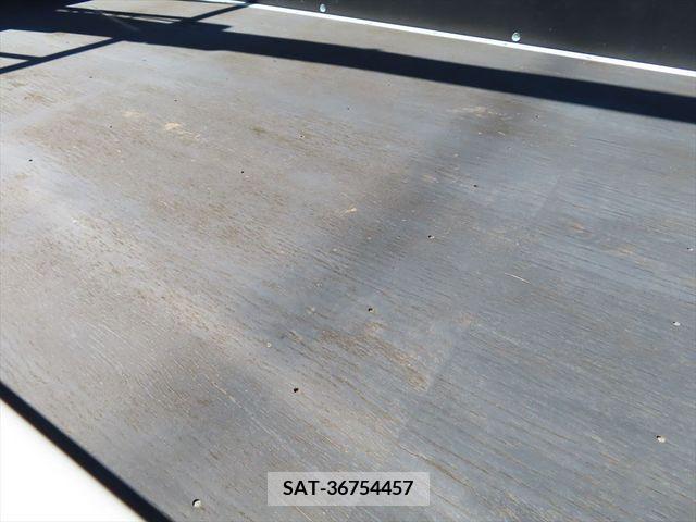 Mitsubishi CANTER 2023-04 205635-18