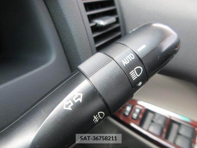 Toyota MARK X 2012-04 276286-20