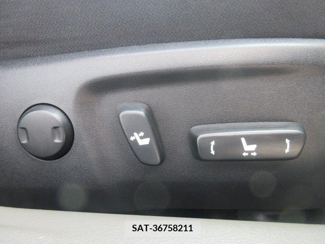 Toyota MARK X 2012-04 276286-17