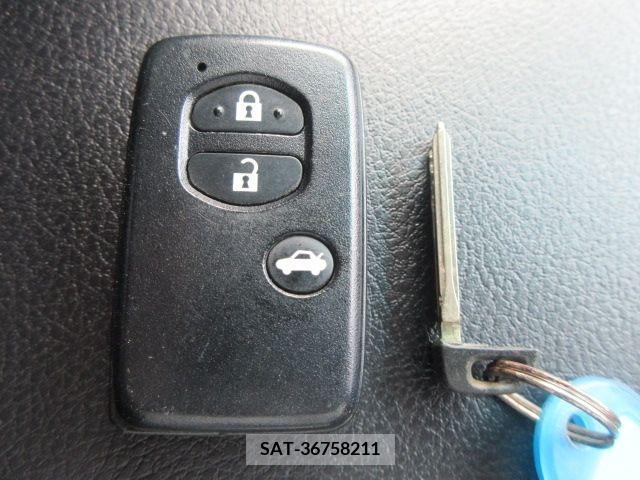 Toyota MARK X 2012-04 276286-22