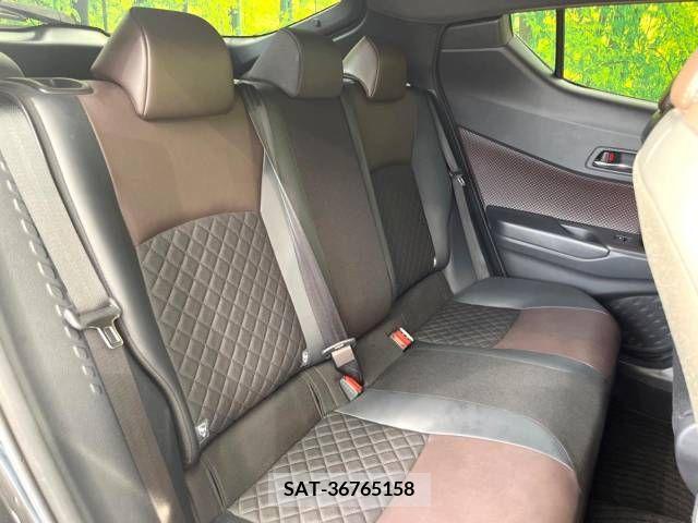 Toyota C-HR 2018-07 294911-9