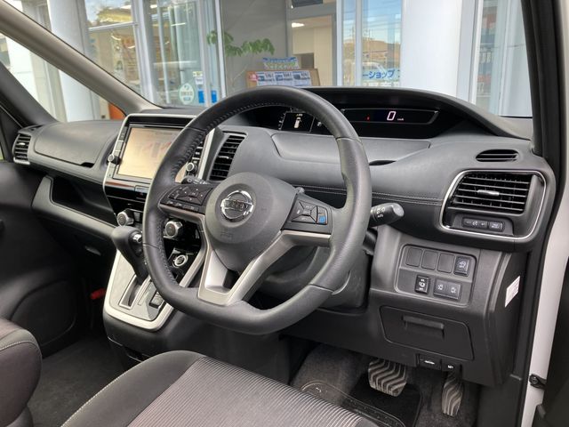 Nissan SERENA 2018-11 9217-1