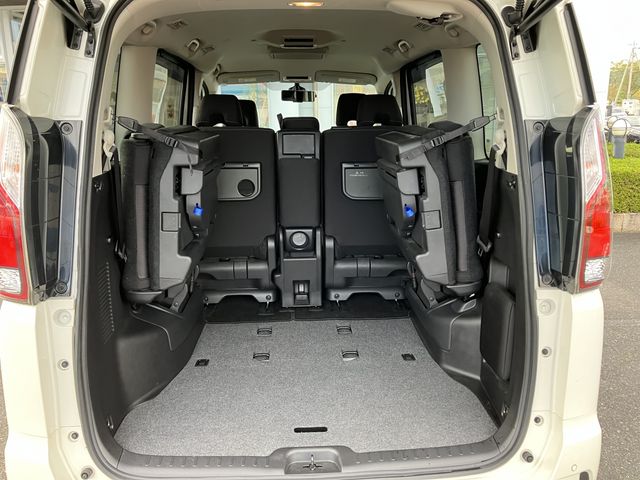 Nissan SERENA 2018-11 9217-13