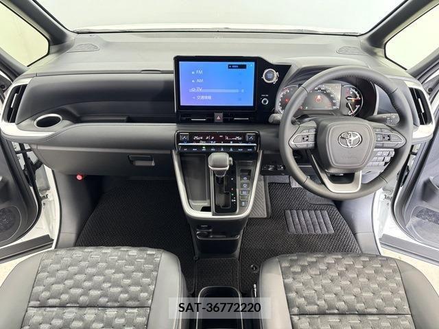 Toyota VOXY 2023-09 341830-2
