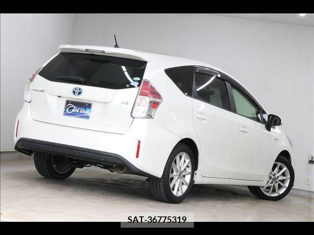 Toyota PRIUS ALPHA 2015-02 385859-11