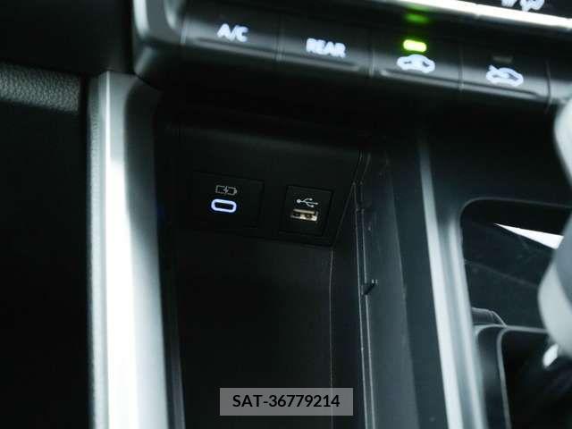 Toyota VOXY 2023-10 382852-15