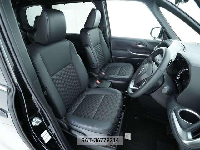 Toyota VOXY 2023-10 382852-6