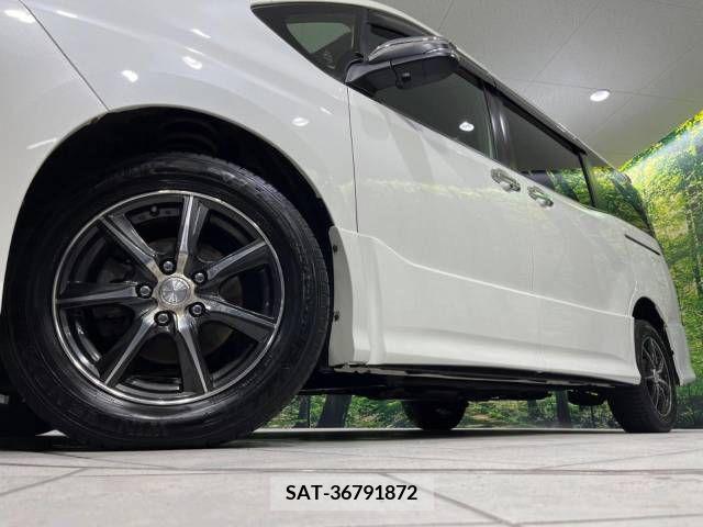 Toyota VOXY 2019-04 289239-14