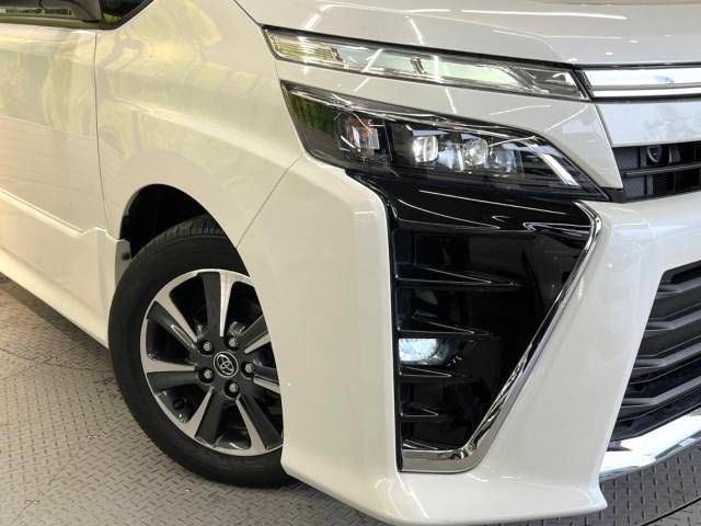 Toyota VOXY 2018-07 181142-13