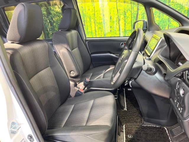Toyota VOXY 2018-07 181142-8