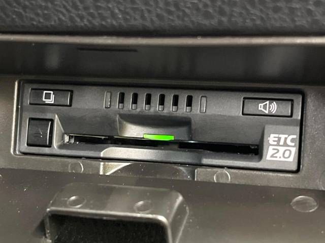 Toyota VOXY 2018-07 181142-7