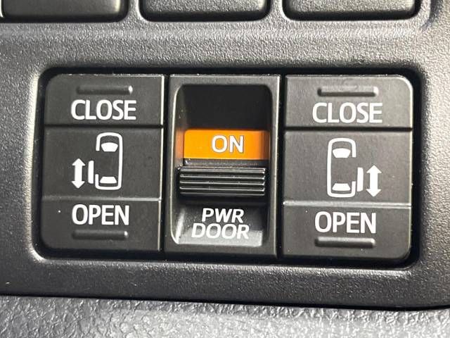 Toyota VOXY 2018-07 181142-3