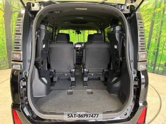 Toyota VOXY 2019-05 289251-11