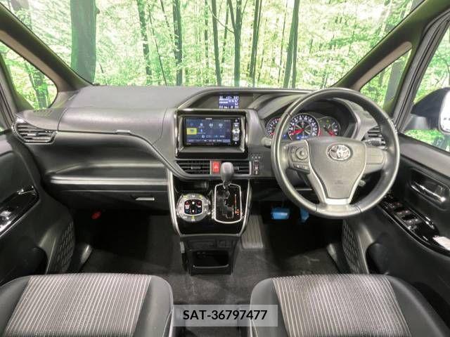 Toyota VOXY 2019-05 289251-1