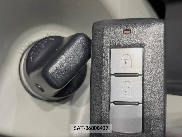 Mitsubishi I 2011-11 387722-4