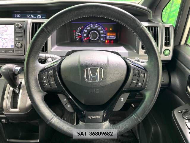 Honda e 2011-12 250998-11