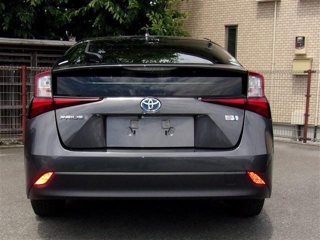 Toyota PRIUS 2020-06 3312-7