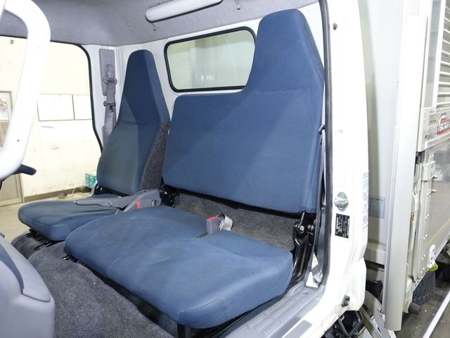 Mitsubishi CANTER 2011-12 2176-15