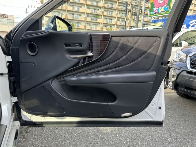 Lexus LS 2017-12 14909-10