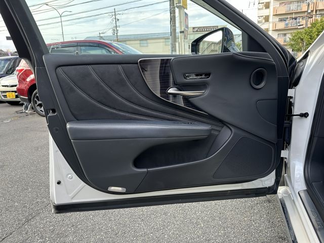 Lexus LS 2017-12 14909-9