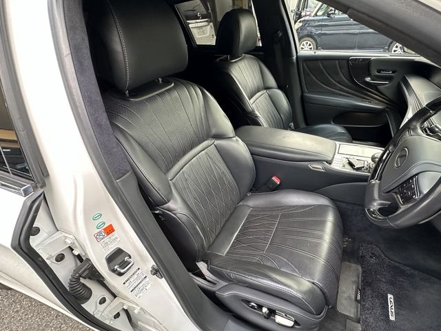 Lexus LS 2017-12 14909-13
