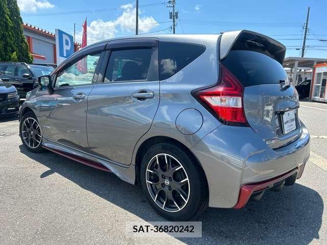 Nissan NOTE 2017-06 329552-2