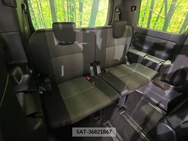 Toyota VOXY 2018-06 288977-9