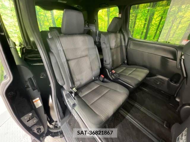 Toyota VOXY 2018-06 288977-8