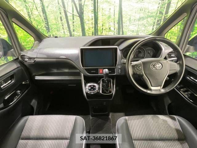 Toyota VOXY 2018-06 288977-1