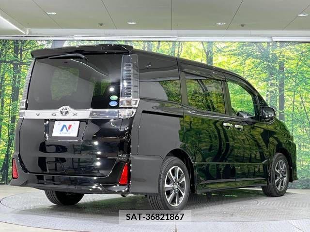 Toyota VOXY 2018-06 288977-17
