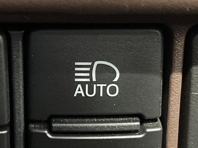 Toyota ESQUIRE 2016-11 195336-8