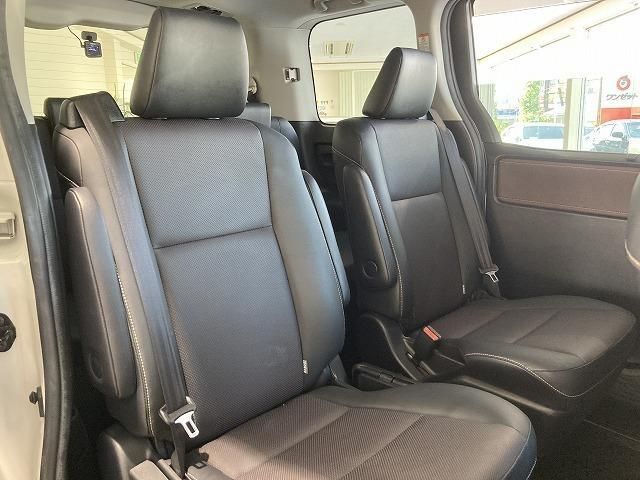 Toyota ESQUIRE 2016-11 195336-10