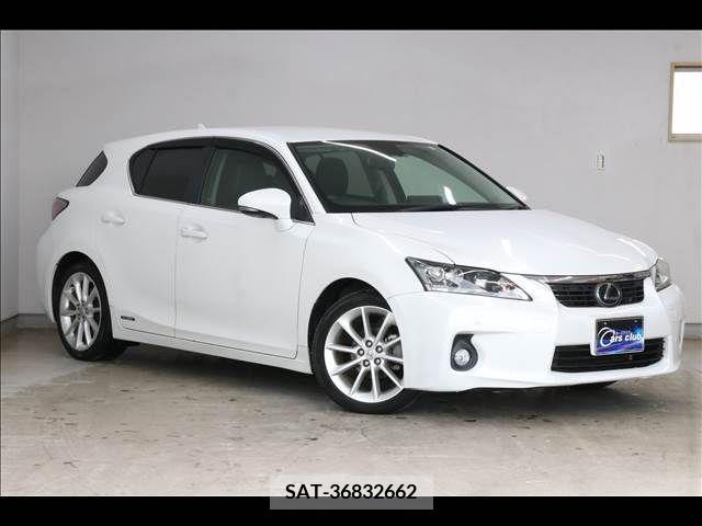 Lexus CT 2011-07 353932-1