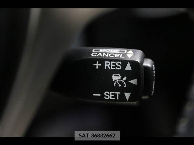 Lexus CT 2011-07 353932-7