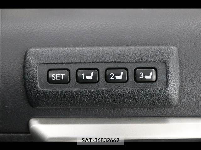 Lexus CT 2011-07 353932-6
