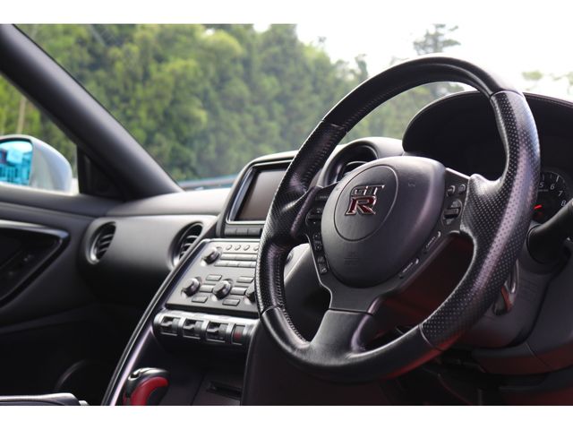 Nissan GT-R 2011-03 5532-15