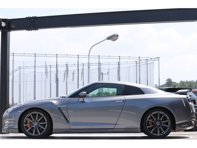 Nissan GT-R 2011-03 5532-5