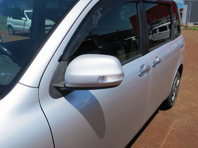 Toyota SIENTA 2011-12 4962-6