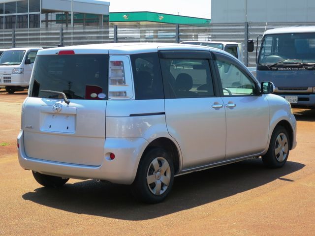 Toyota SIENTA 2011-12 4962-2
