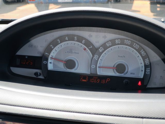 Toyota SIENTA 2011-12 4962-13