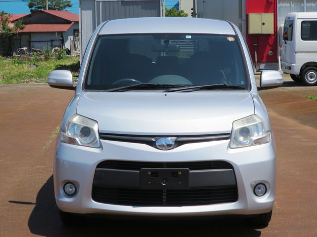 Toyota SIENTA 2011-12 4962-1
